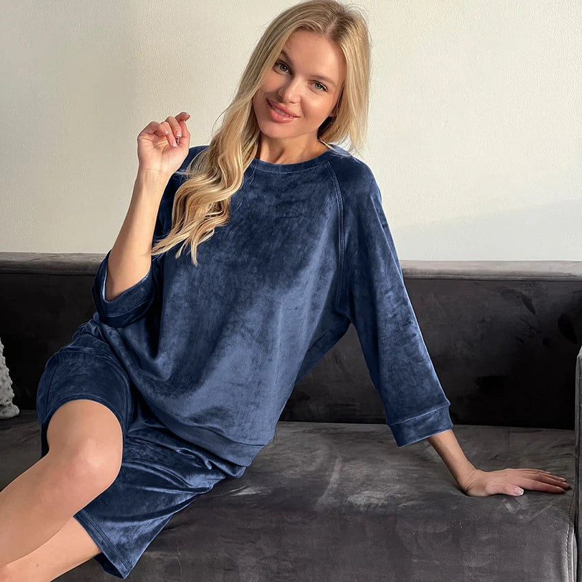 Women’s Long Sleeve Top & Shorts Velvet Pajama Set